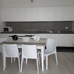 jesolo-appartamenti-f2-black-and-white.hotelslidodijesolo.com/