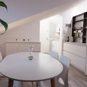 mansarda-torre-blanca.hotelslidodijesolo.com/